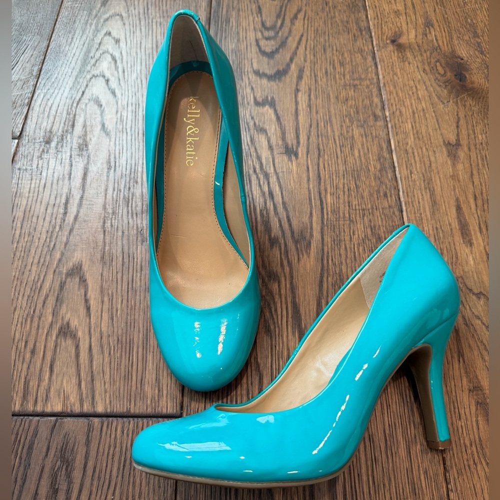 Kelly & Katie Minty Blue Heels, Size 8